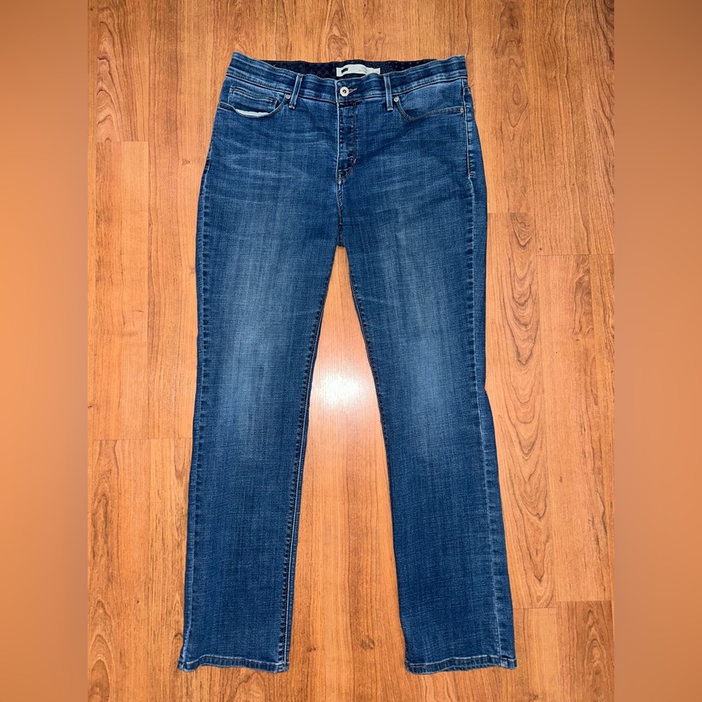 Levi's Women's 525 Straight Leg Medium Wash Mid Rise Elastic Band Jeans Size 32